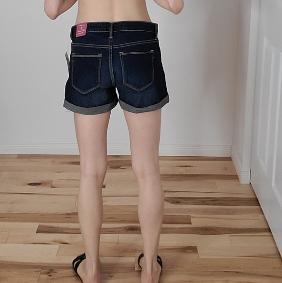 Smart Set low rise premium denim shorts - Picture 4 of 17